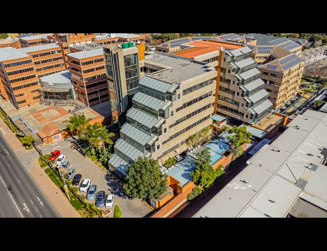 1,174M² OFFICE TO LET IN FERNDALE